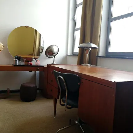 Bright Loft Close To Downtown Apartment *